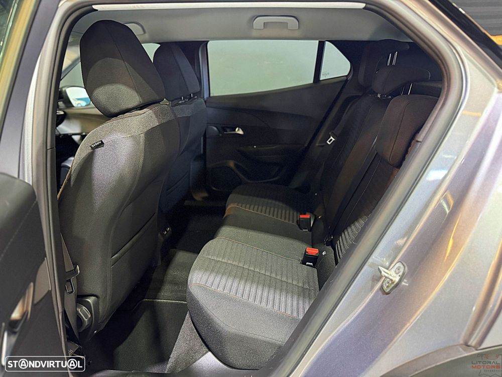 Peugeot 2008 1.2 PureTech Active Pack EAT8 - 17