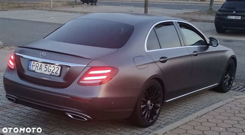 Mercedes-Benz Klasa E 200 d Business Edition 9G-TRONIC - 4