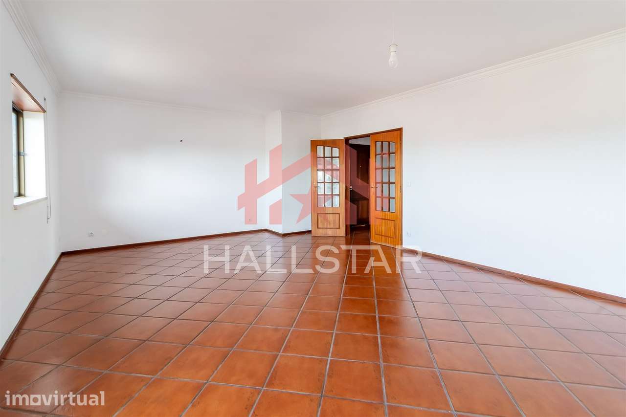 Apartamento T3 / Arrendamento / Cozinha Equipada / Vale da Cabrita / L - Grande imagem: 3/19