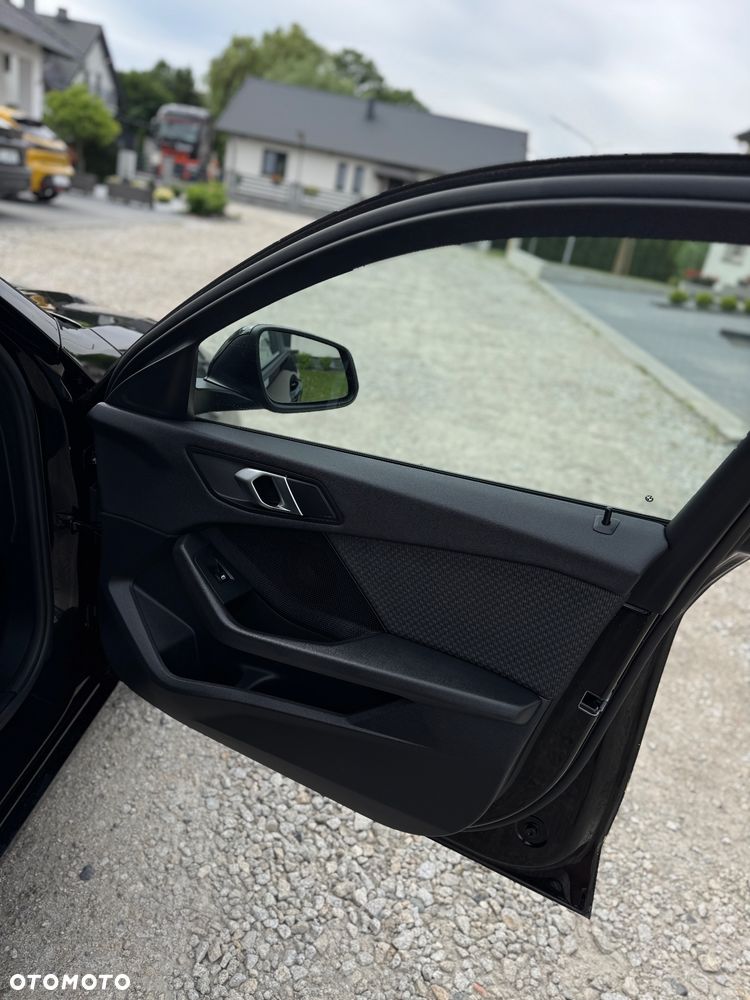BMW Seria 1 118i Sport Line - 32