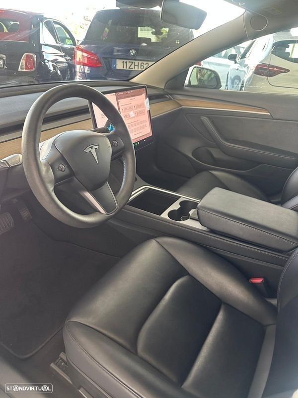 Tesla Model 3 - 11