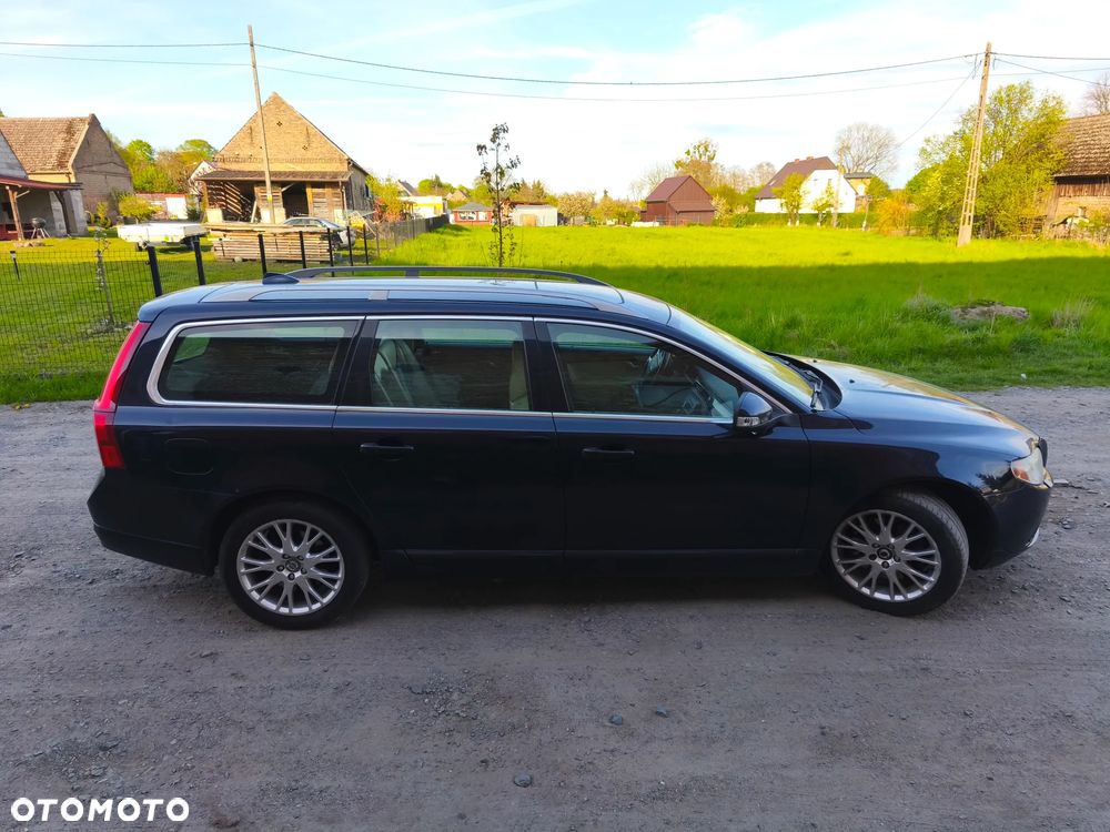 Volvo V70 D5 AWD Momentum - 9