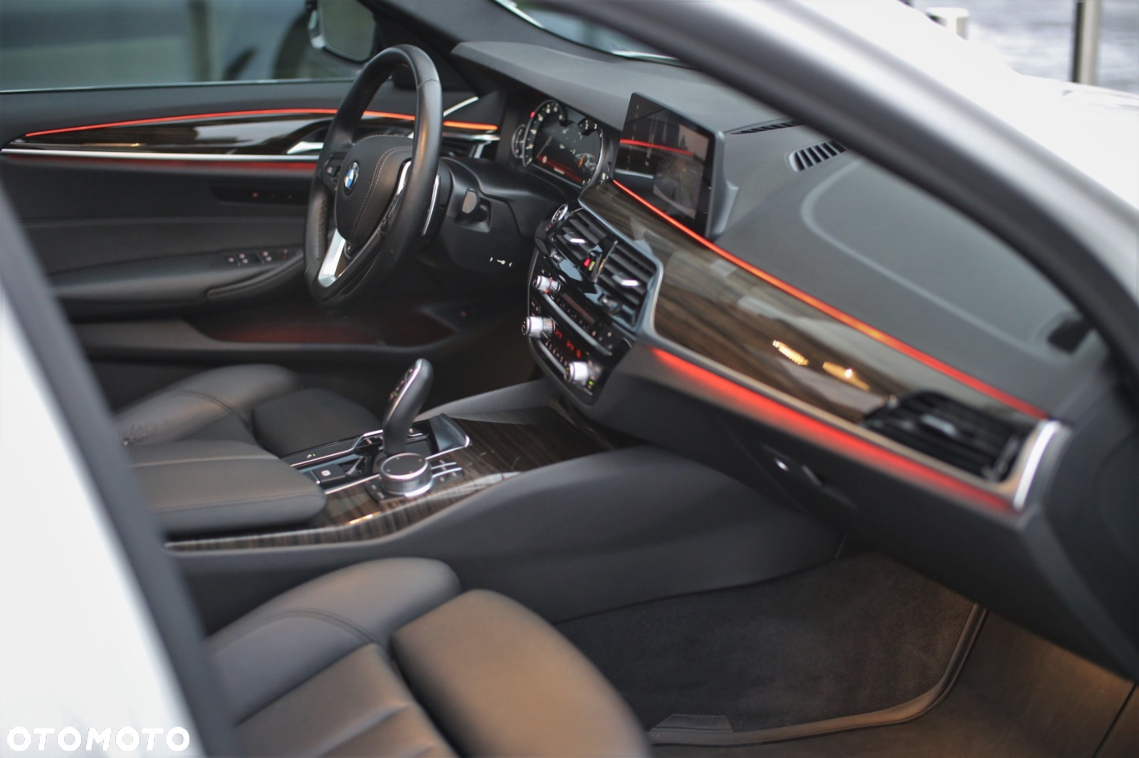 BMW Seria 5 530i GPF Luxury Line sport - 11