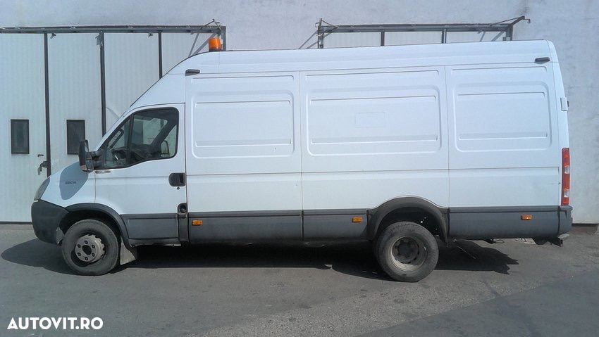 Iveco Daily 2013 35c15 65c15 Lung XL XXL punte Dubla 3.0 145cai vopsea originala stare foarte buna Clima AC 200.000KM Istoric Service Complet Carte service Fără rugină L3h2 L4H3 - 10