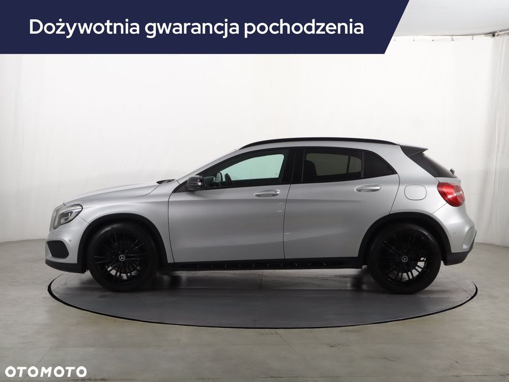 Mercedes-Benz GLA - 4