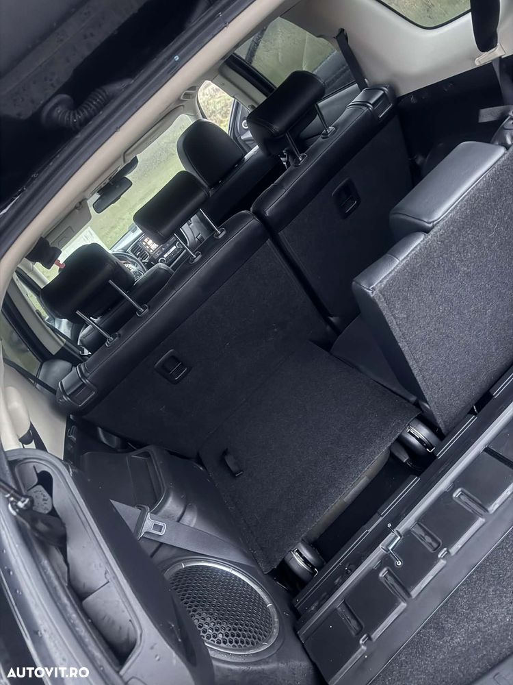 Mitsubishi Outlander - 8