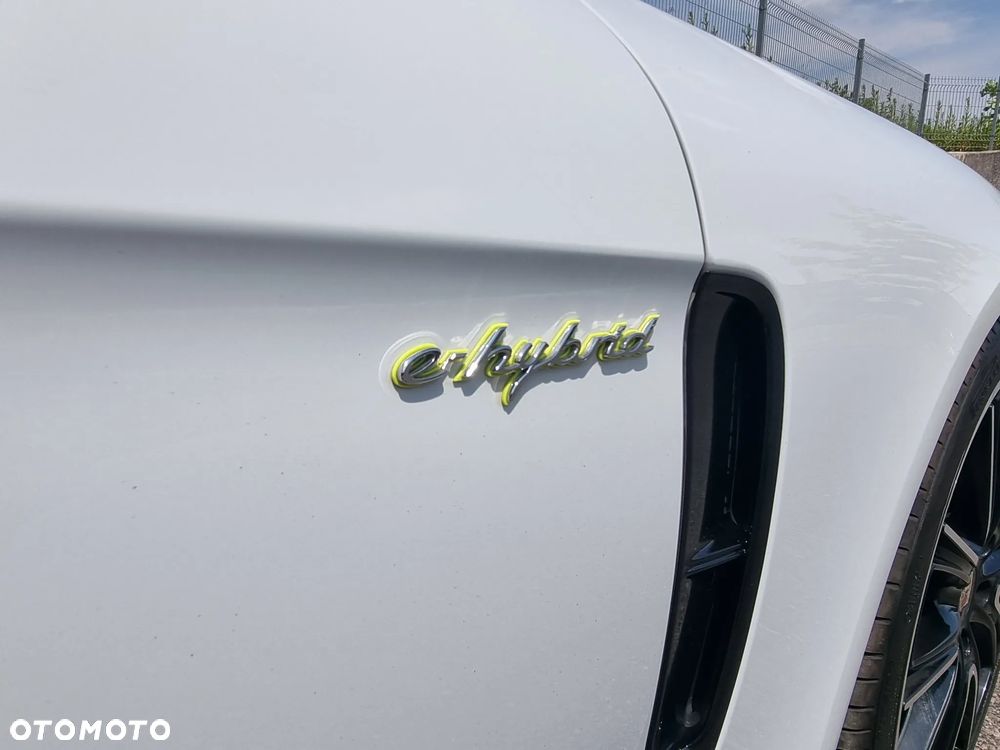 Porsche Panamera 4 e-Hybrid Sport Turismo - 19