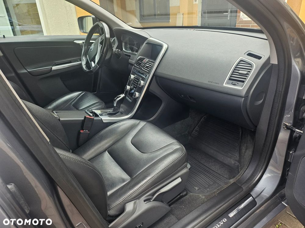 Volvo XC 60 D4 AWD Summum - 7