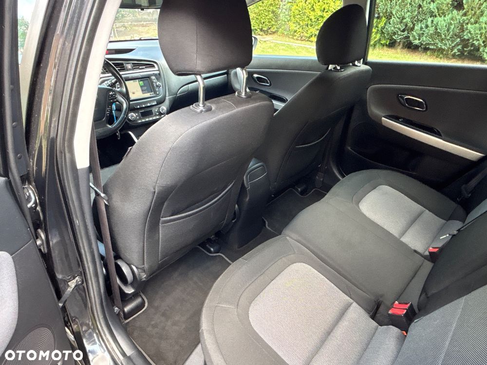 Kia Ceed 1.6 CRDi 136 ISG Dream-Team Edition - 34