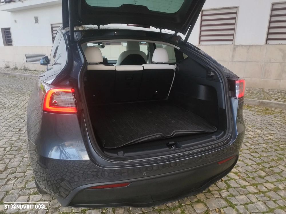 Tesla Model Y Long Range Dual Motor AWD - 5