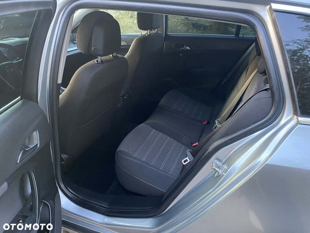 Opel Insignia - 12