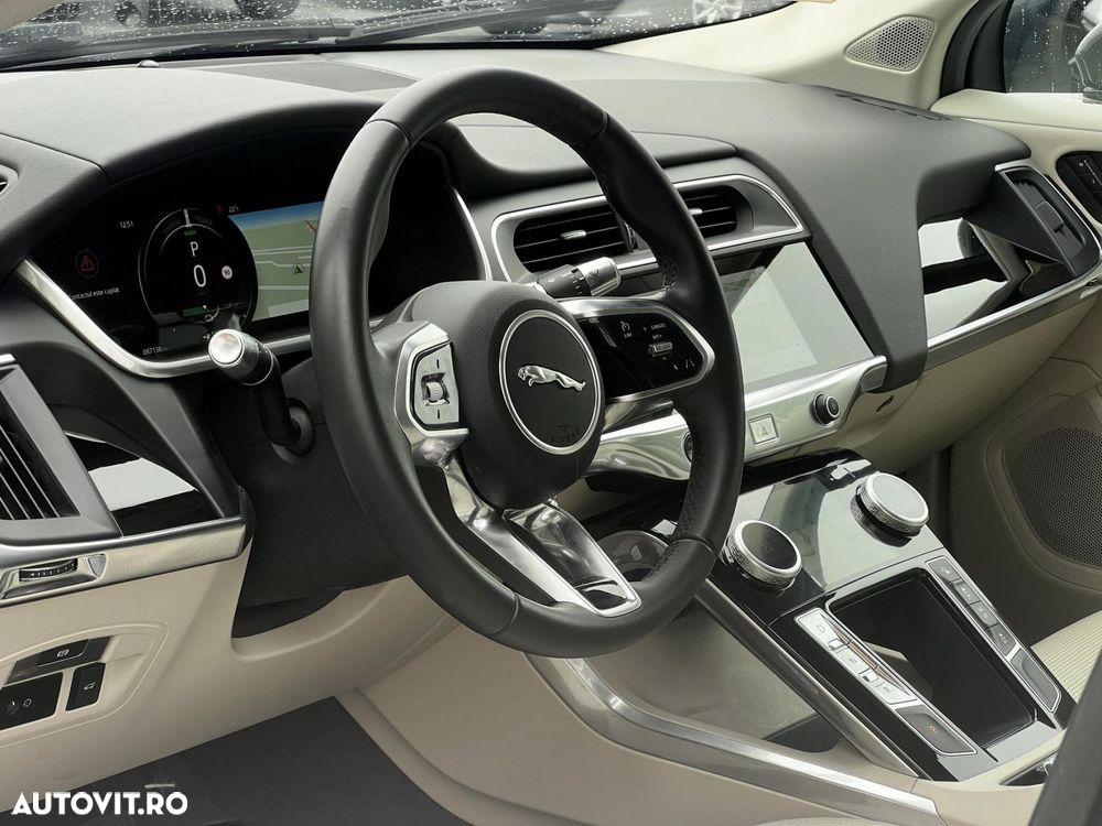 Jaguar I-Pace - 10