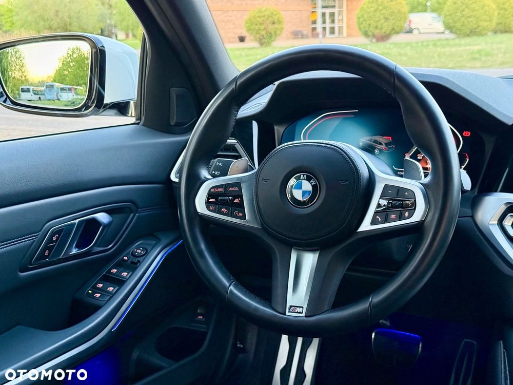 BMW Seria 3 330i M Sport sport - 21