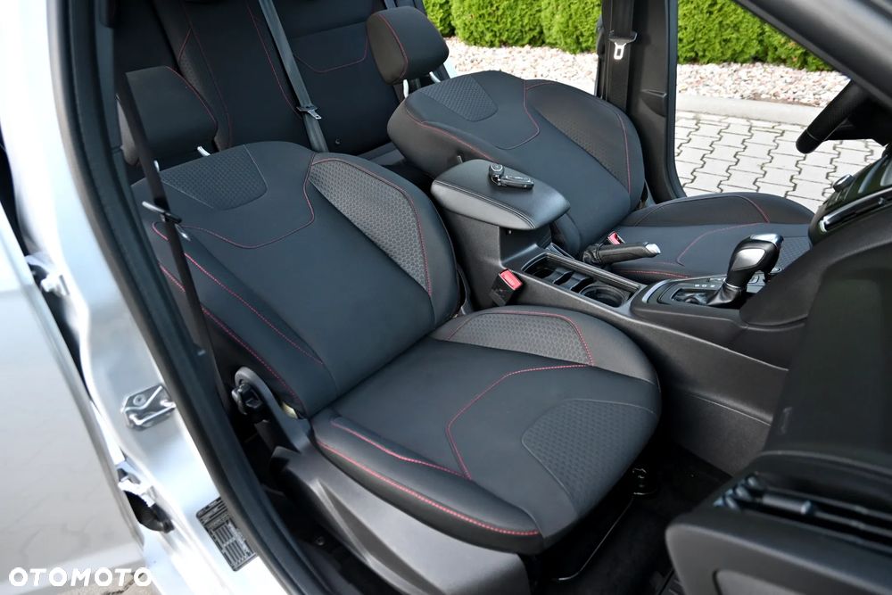 Ford Focus 1.5 EcoBoost ST-Line - 27