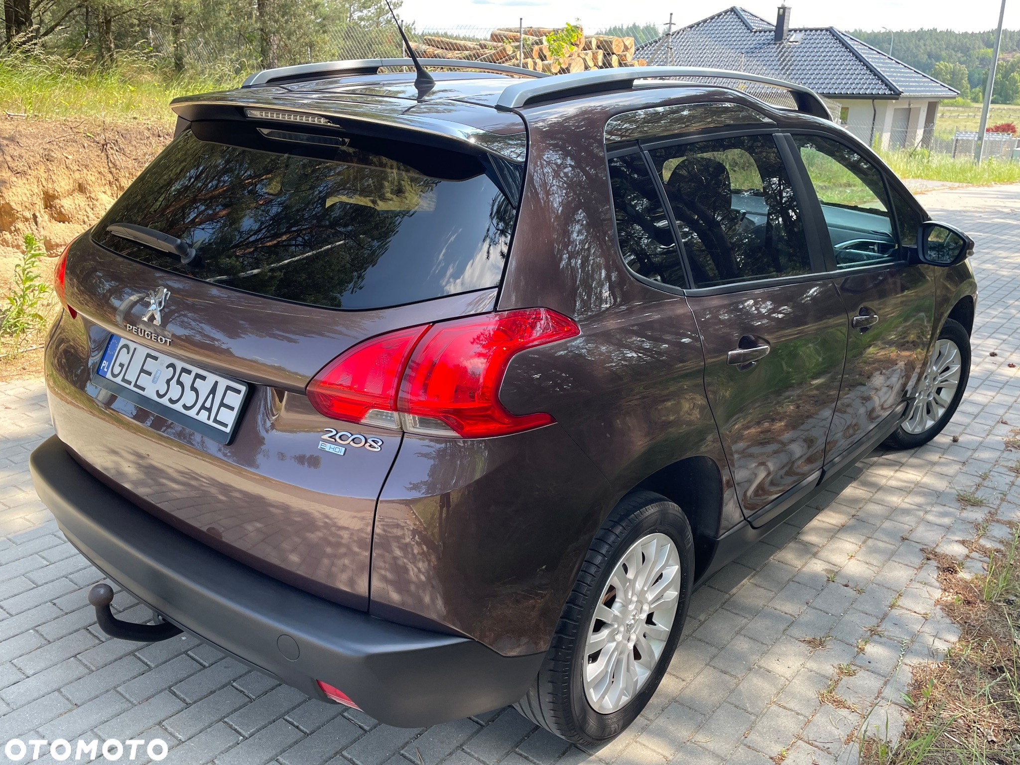 Peugeot 2008 1.6 e-HDi Allure S&S - 2