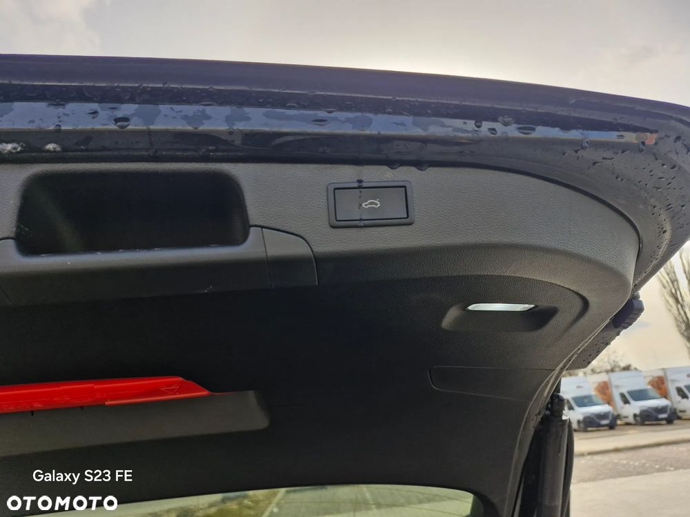 Volkswagen Passat - 33