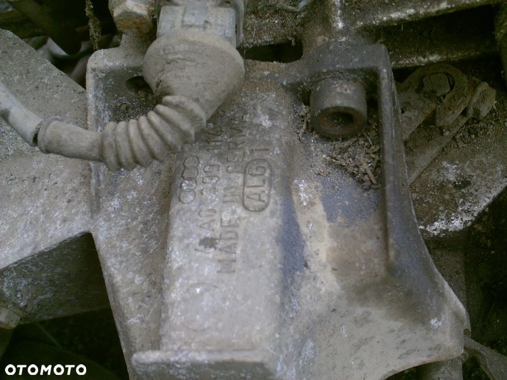 Audi 100 c3 c4 zderzak fotele drzwi klapa lampy kanapa wnetrze boczki kokpit i inne silnik 1,8 oraz 2,3benzyna - 25
