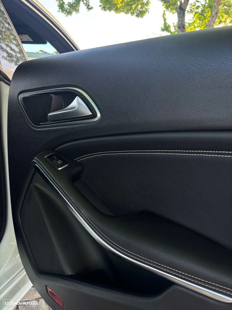 Mercedes-Benz CLA 180 d 7G-DCT Urban - 29