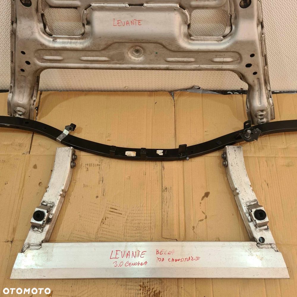 maserati levante 3.0 v6 belka sztyca dolna pod chłodnice - 2