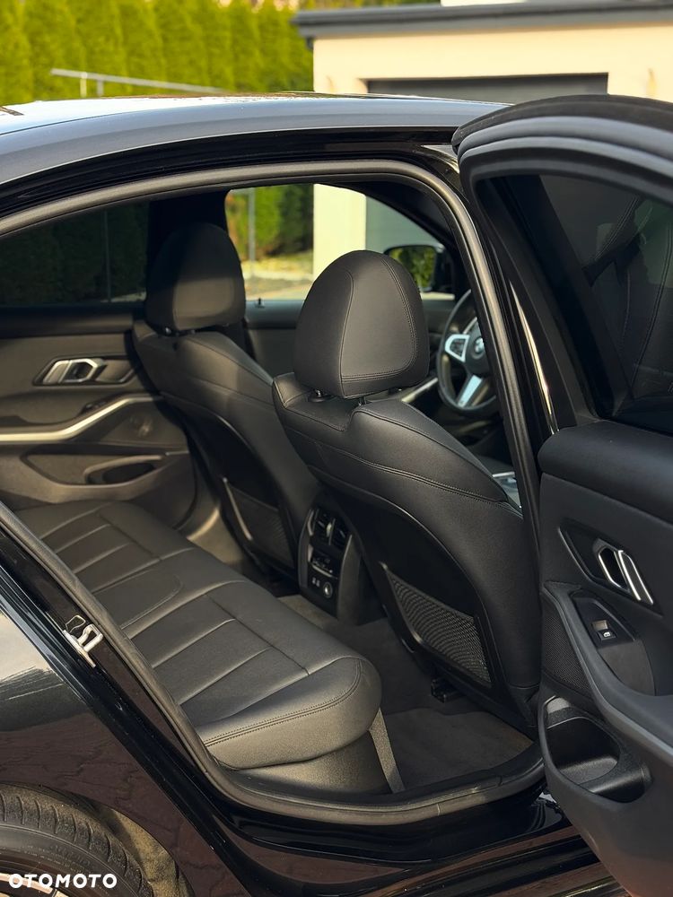 BMW Seria 3 330i M Sport sport - 20