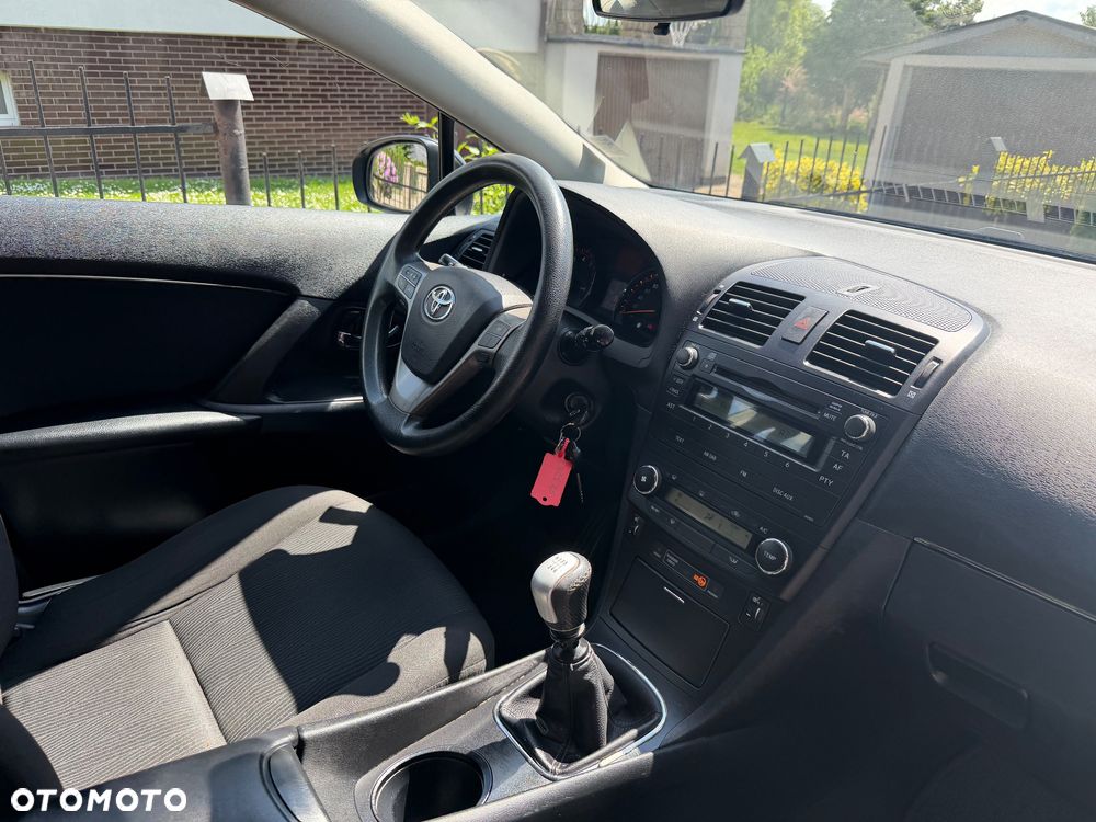 Toyota Avensis 1.6 Comfort - 15
