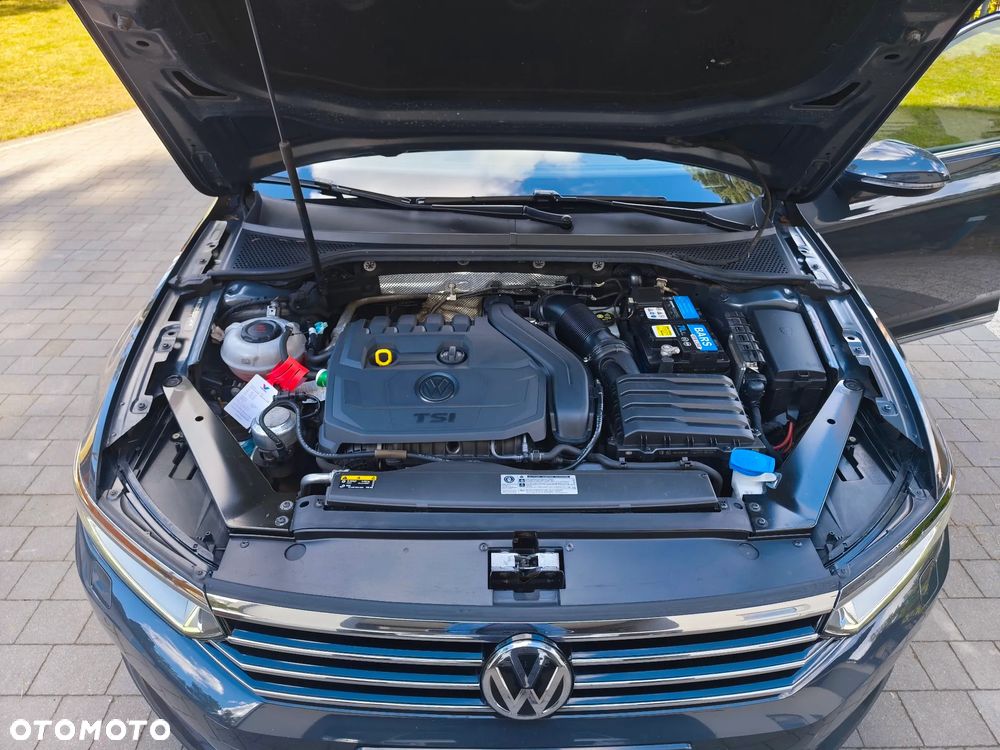 Volkswagen Passat - 37