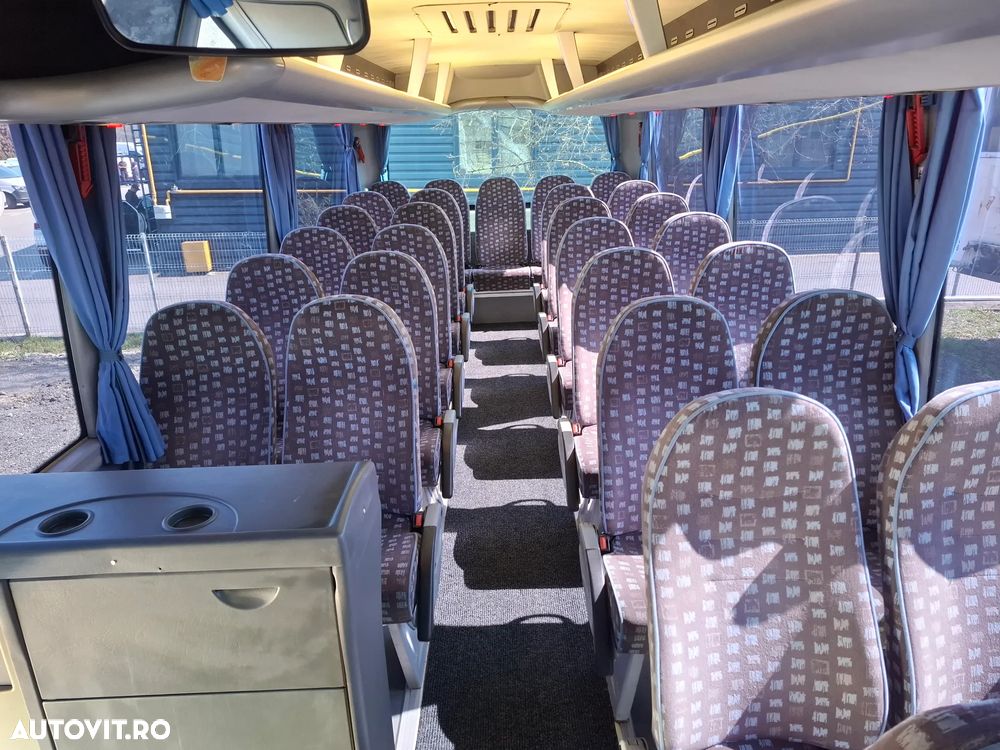 MAN LIONS COACH - 13