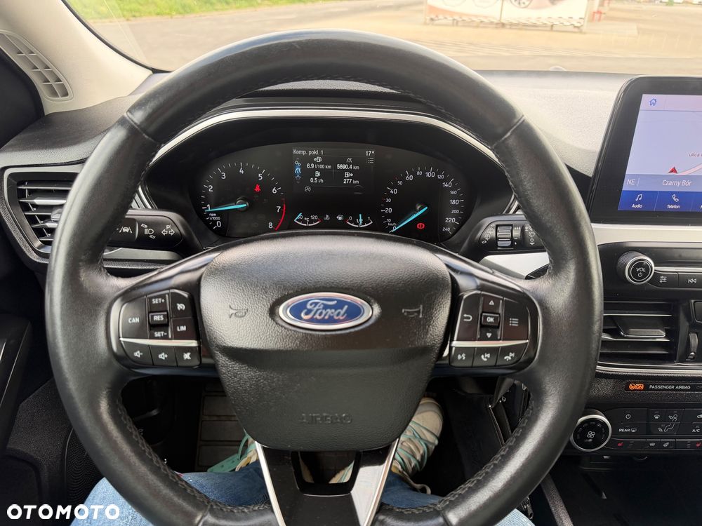 Ford Focus 1.0 EcoBoost Start-Stopp-System COOL&CONNECT DESIGN - 10