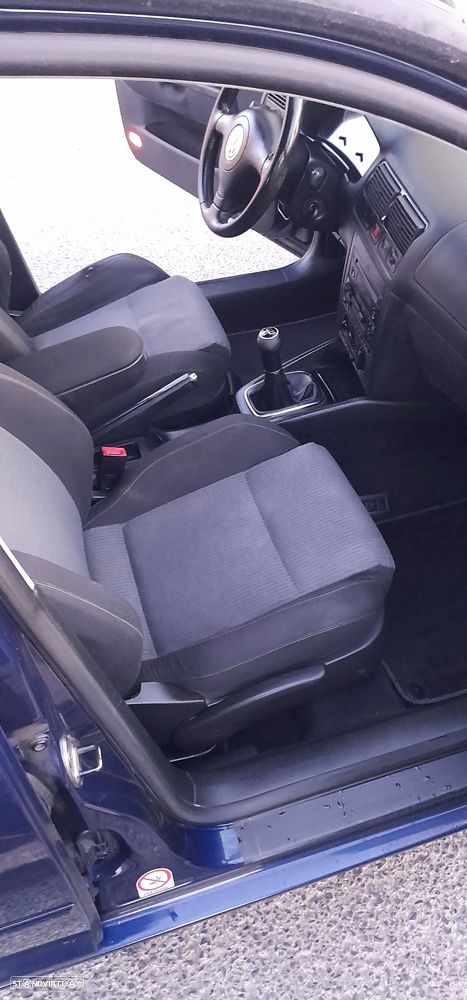 VW Golf Variant 1.9 TDi Confl AC - 12