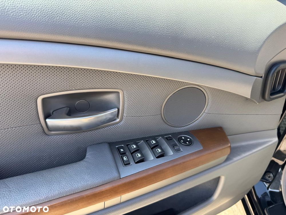 BMW Seria 7 745i - 19