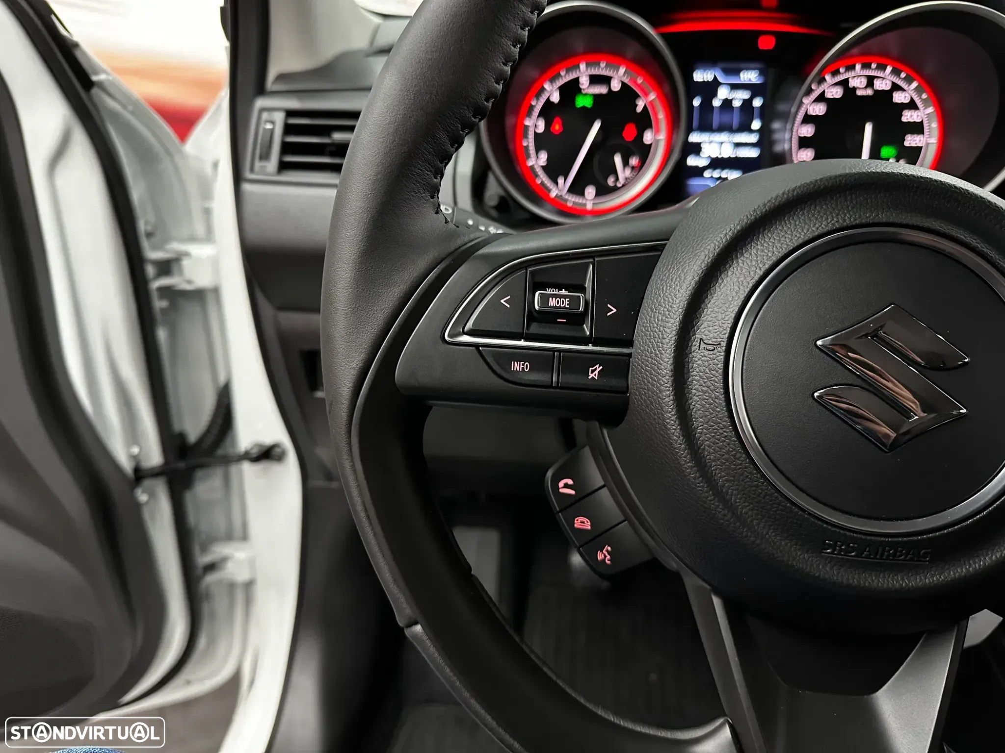 Suzuki Swift 1.2 Mild Hybrid GLX - 22