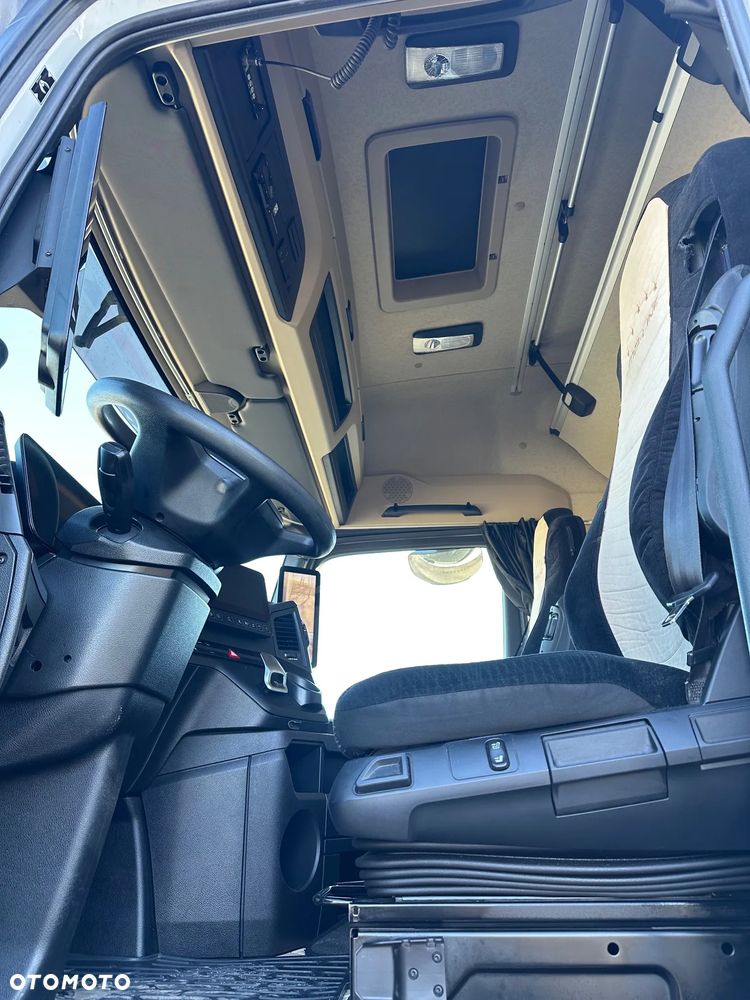 Mercedes-Benz 1845 - 8