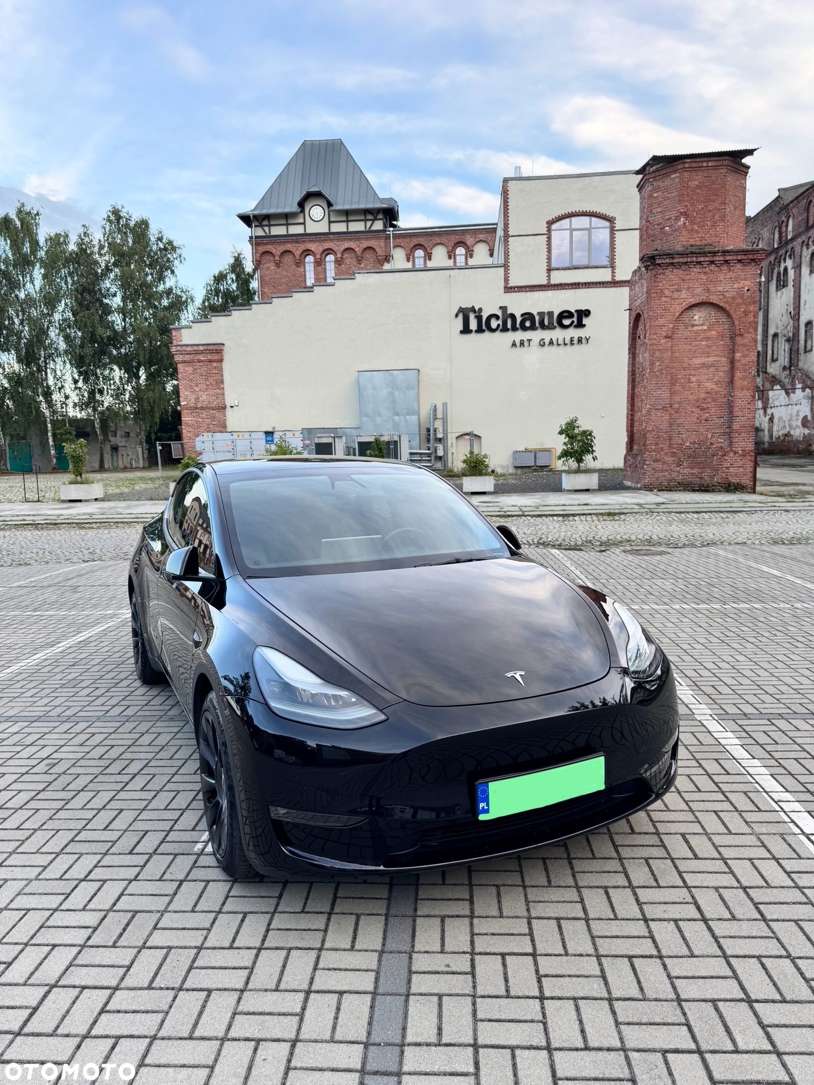 Tesla Y Model Long Range Dual Motor AWD - 1