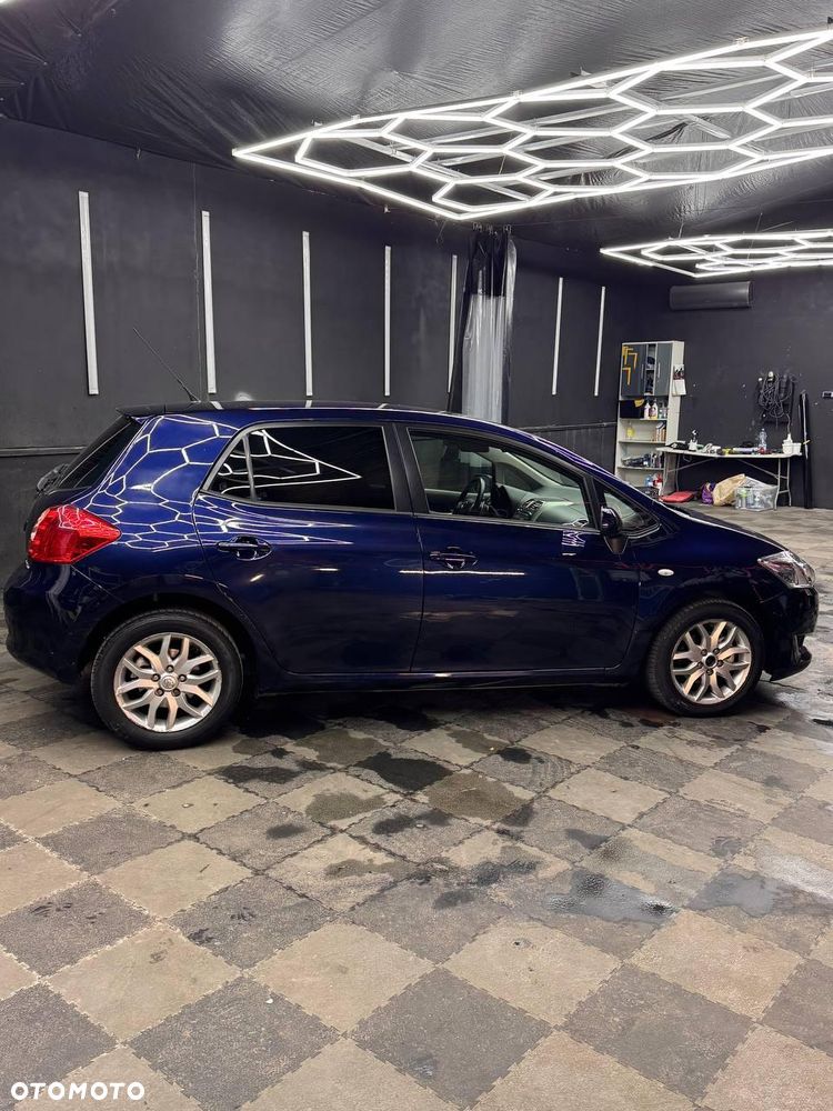 Toyota Auris 1.6 VVT-i Premium MM - 2