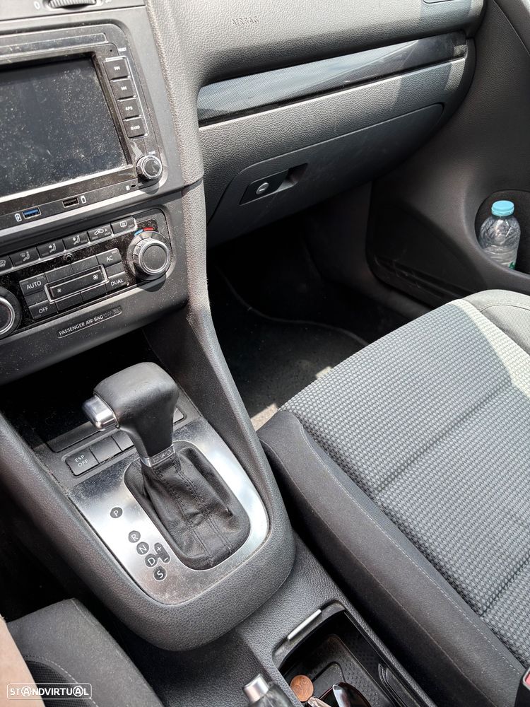VW Golf 1.6 TDi Confortline DSG - 11