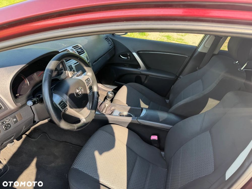 Toyota Avensis - 9