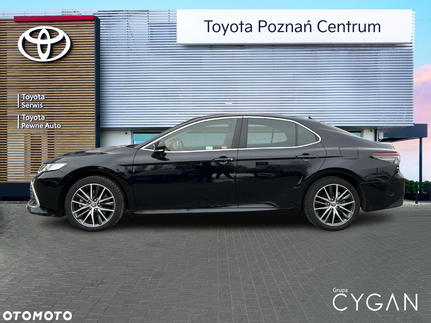 Toyota Camry - 2