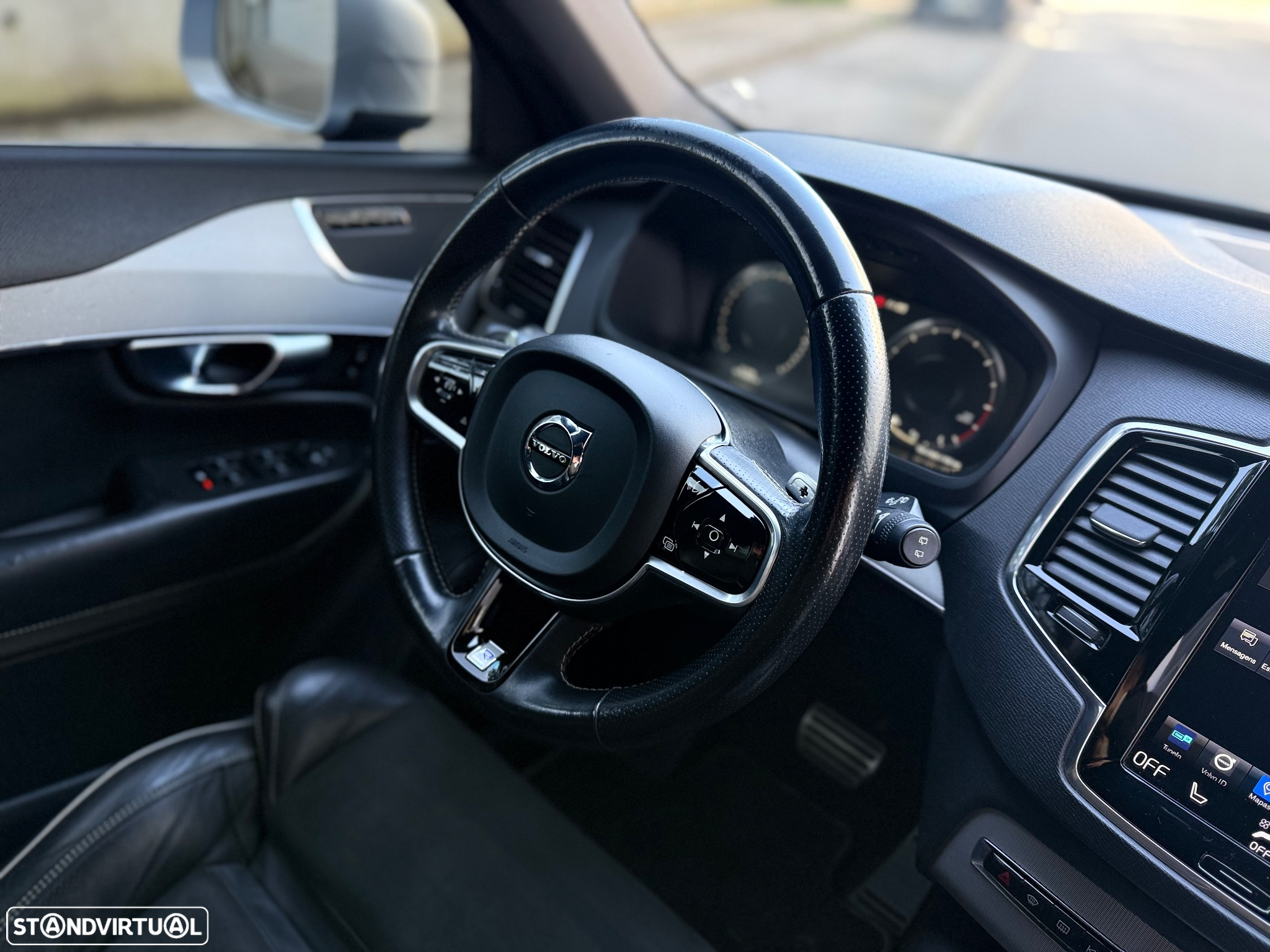 Volvo XC 90 D5 AWD Geartronic RDesign - 28