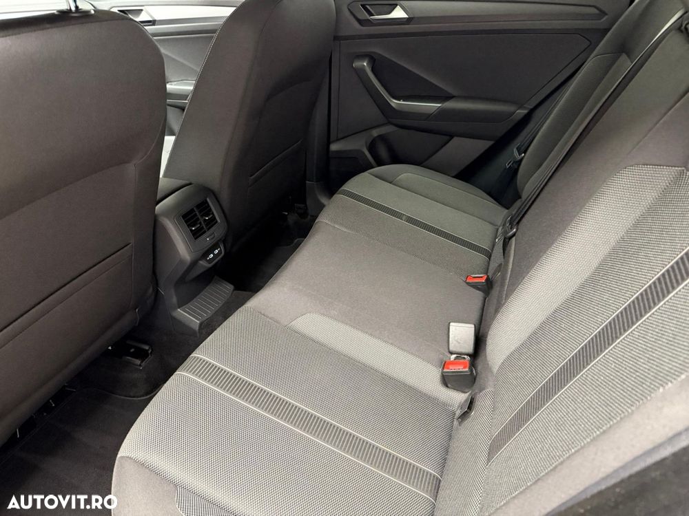 Volkswagen T-Roc - 6