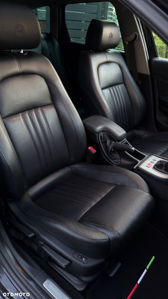 Alfa Romeo 159 1.9 JTDM 16V DPF Distinctive - 25