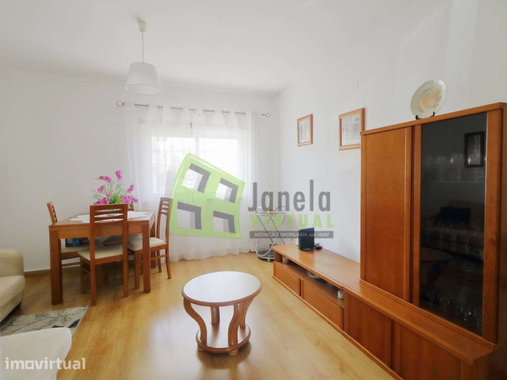Apartamento T2 com Arrecadação | Quinta do Conde - Grande imagem: 2/16