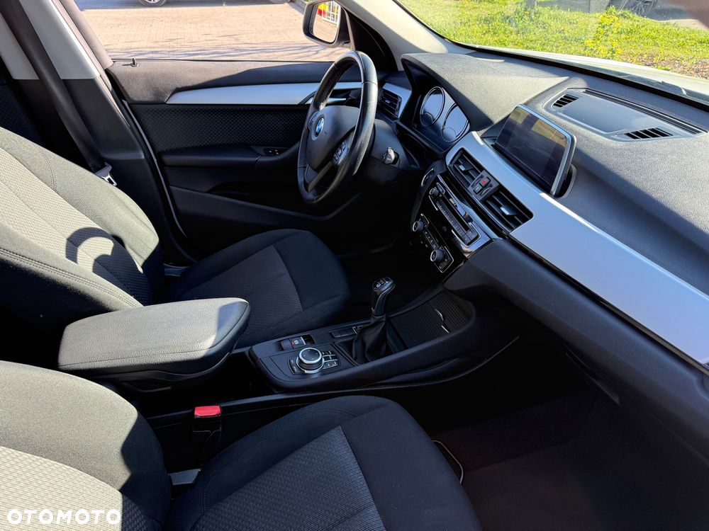 BMW X1 sDrive18i xLine - 8