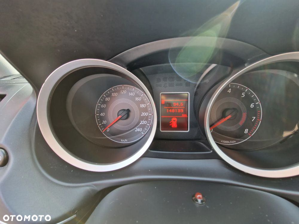 Mitsubishi Lancer 1.5 Inform - 16