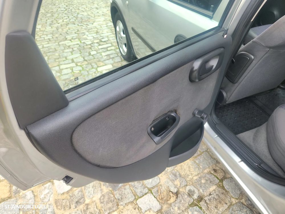 Opel Corsa 1.7 DTi 16V Elegance - 16