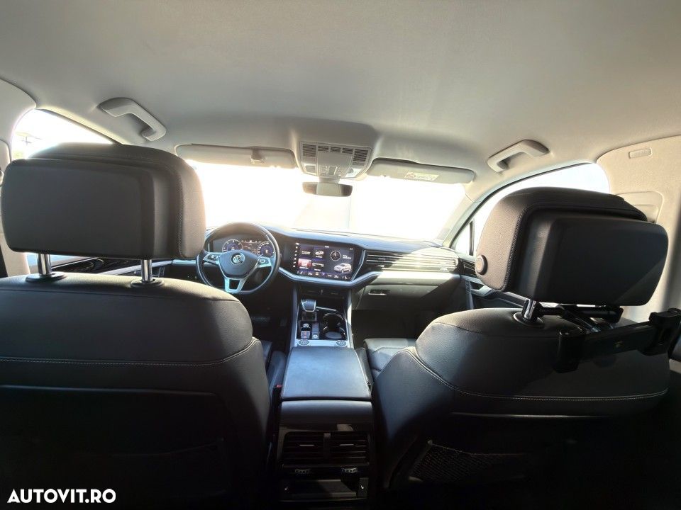 Volkswagen Touareg - 23
