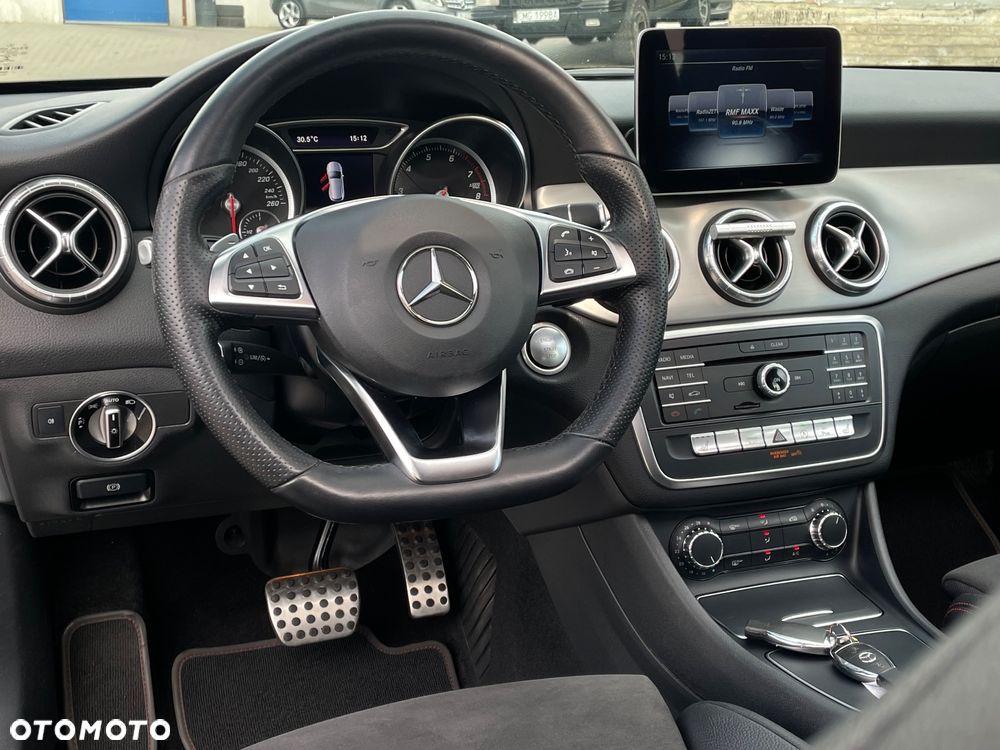 Mercedes-Benz CLA 180 7G-DCT - 9