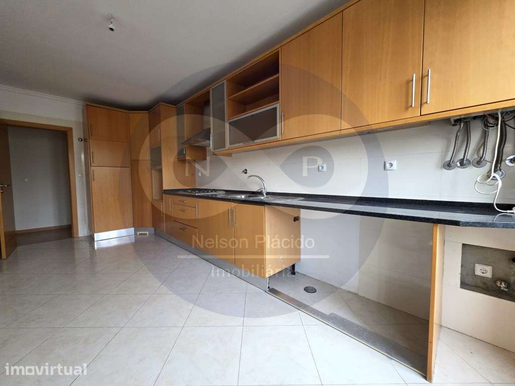 T3 Arrendamento, Cozinha semi-equipada, Suite com Varanda, Garagem,... - Grande imagem: 5/33