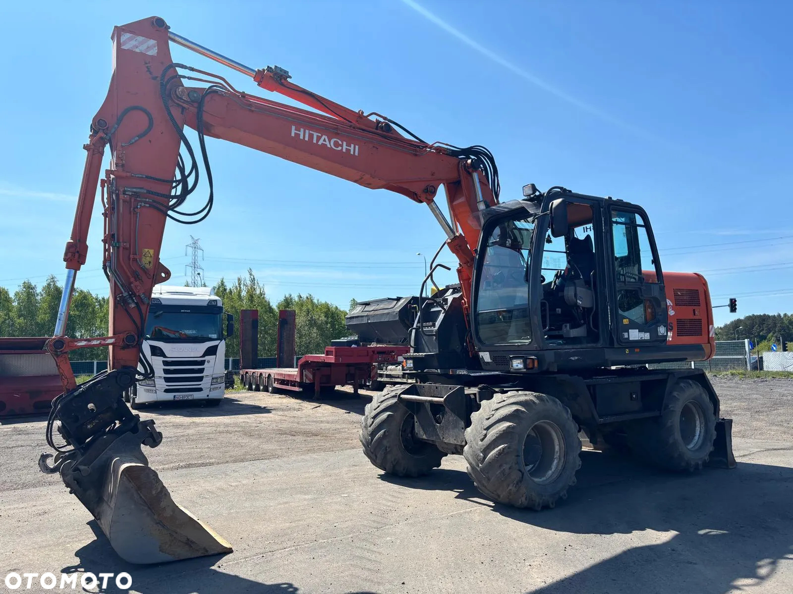 Hitachi ZX140W - 4