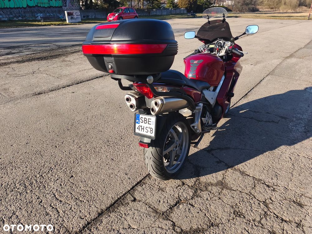 Honda VFR - 8