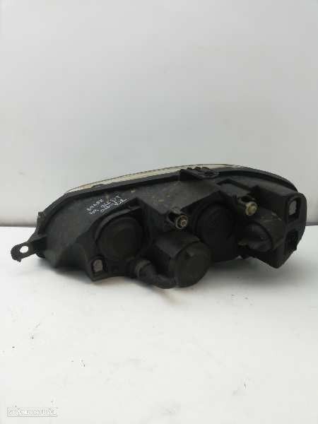 FAROL DIREITO FIAT PUNTO 2004 - 3
